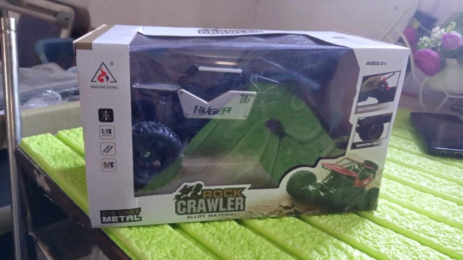 17816 1:18 Scale Rock Crawler Monster RC Truck All Terrain Stunt Racing Car Rechargeable Indoor Outdoor Toy Car 17816 1:18 Scale Rock Crawler Monster RC Truck All Terrain Stunt Racing Car Rechargeable Indoor Outdoor Toy Car